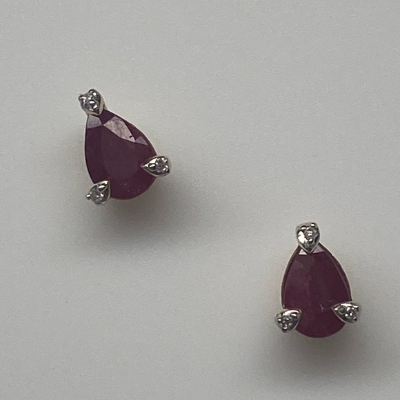 10K Yellow Gold Pear Shape Natural Ruby and Diamond Stud Earrings NEW